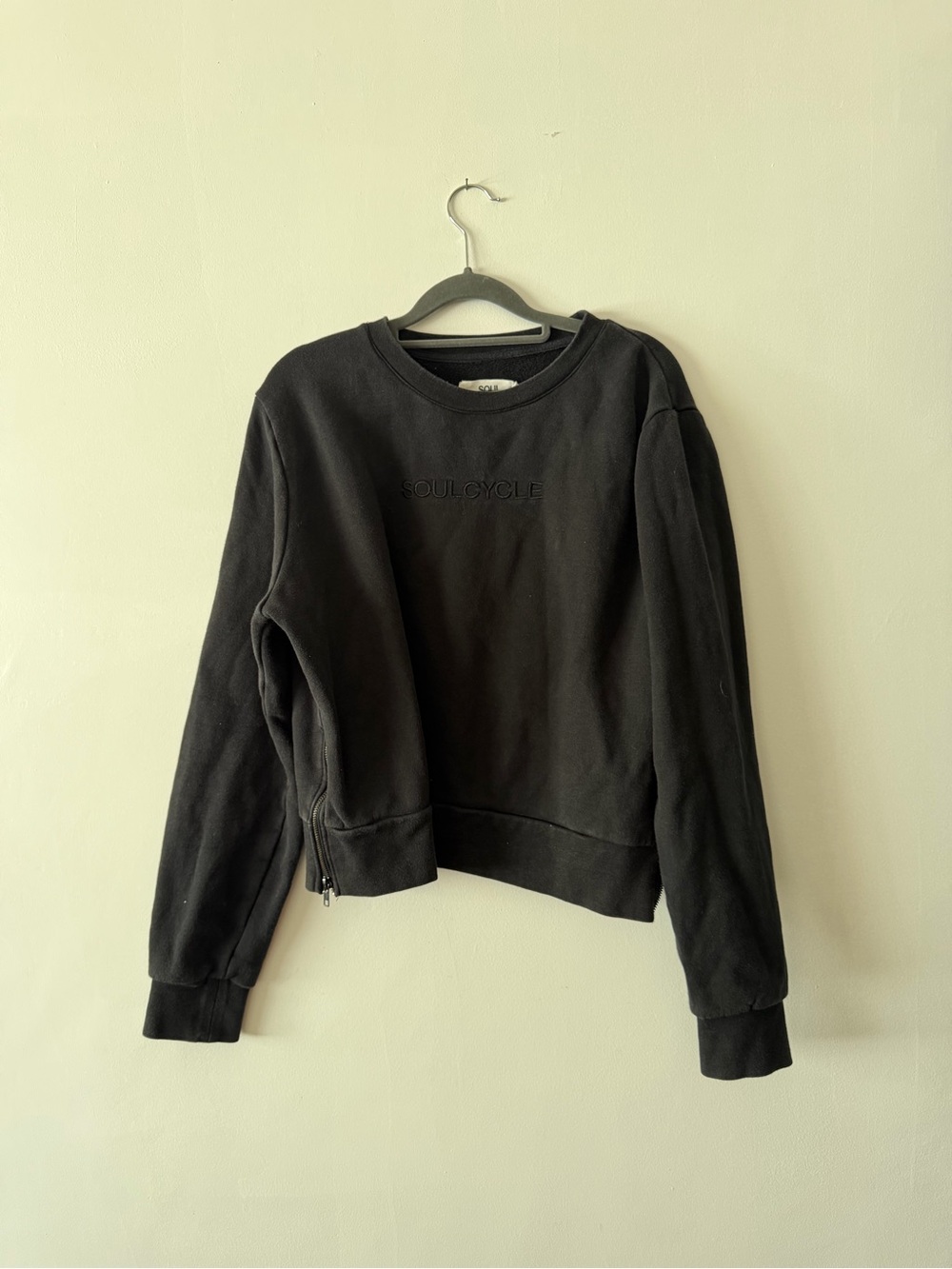 SoulCycle Black Crewneck Sweatshirt 100% cotton sweatshirt Sidezip Size Medium